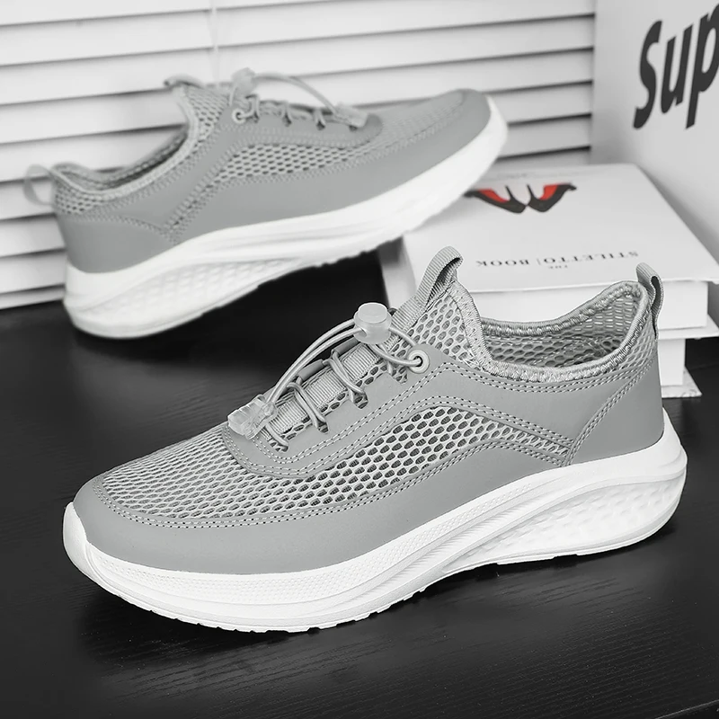 

Новые летние кроссовки для мужчин с дышащей и перфорированной уличной сеткой с круглым носком и мягкой подошвой на шнуровке