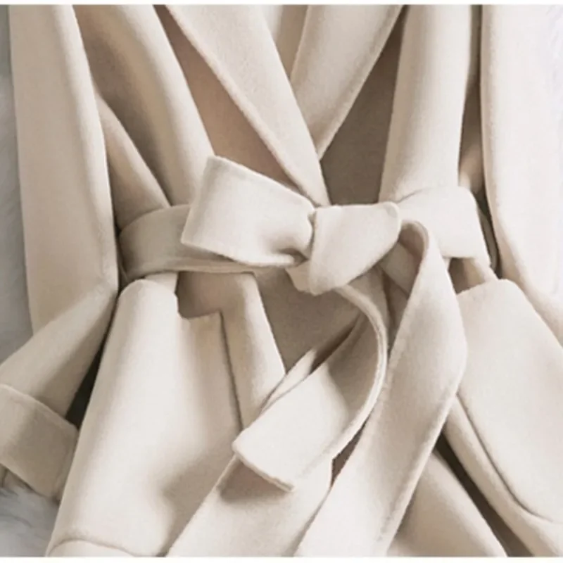 معطف نسائي جديد من الكشمير باللون البيج على الوجهين لعام 2025 - ملابس خارجية صوفية أنيقة متوسطة الطول |   الخريف والشتاء عبر الحدود