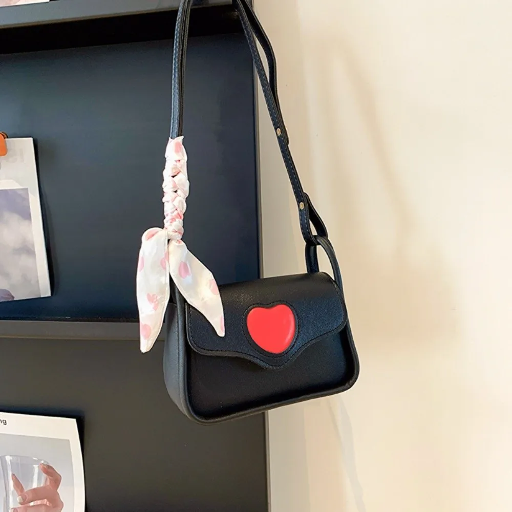 Leisure PU Leather Saddle Shoulder Bag Love-heart Adjustable Flap Underarm Bag Large Capacity with Scarf Handbag for Women