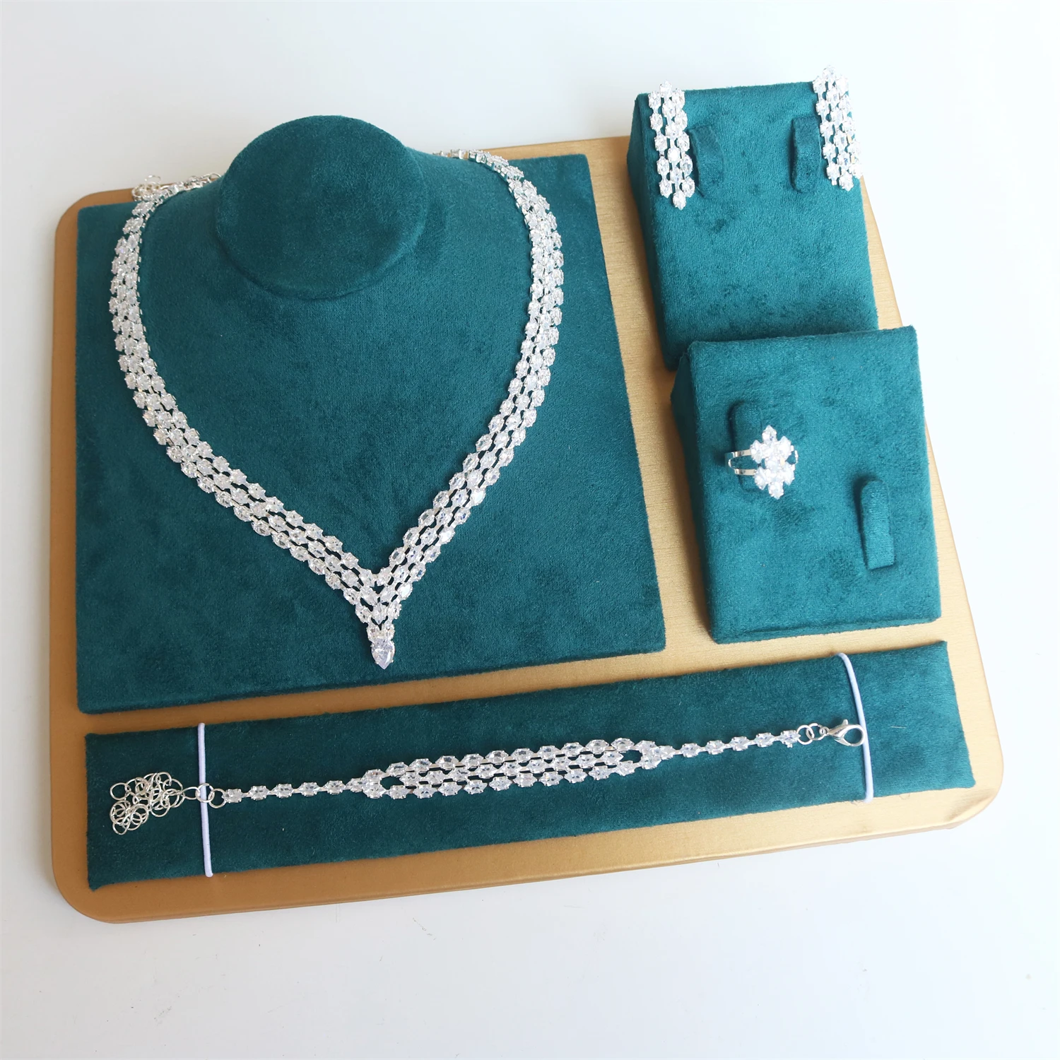 Thumbnail 4 - #23 Ranked Matching Earring Sets Picks in 2026