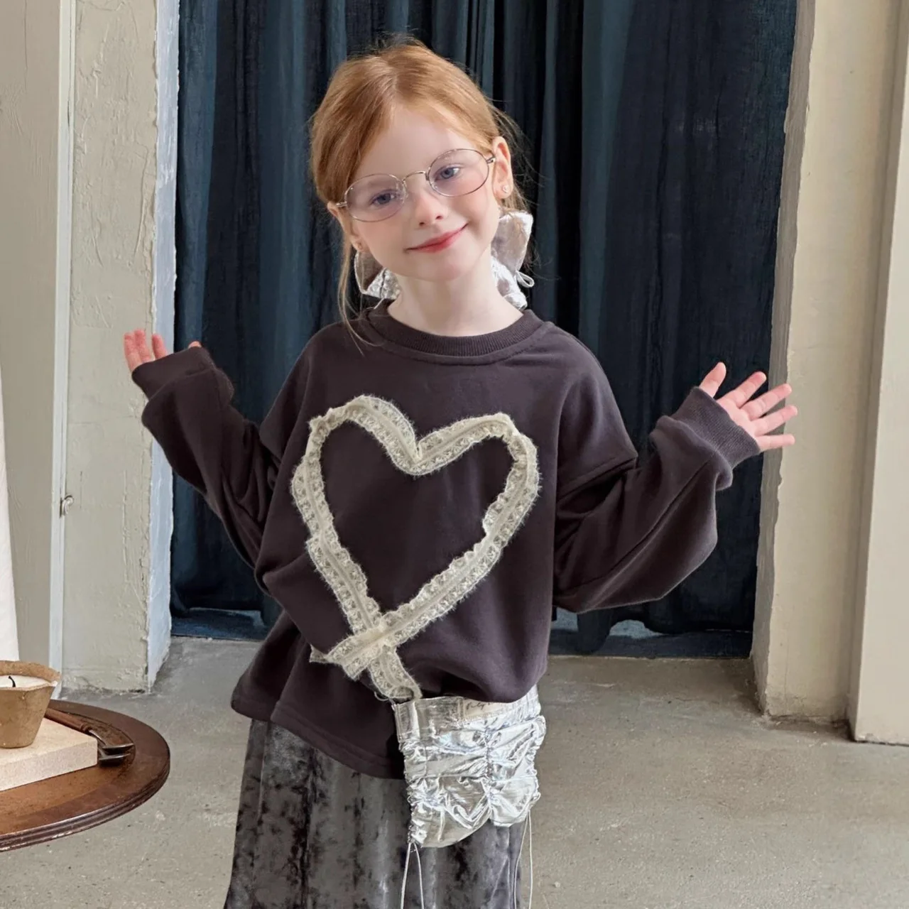 

Girls Sweater Children's Autumn and Winter New Korean Version of Love Lace Webbing Top Baby Loose Thread Pullover Jacket