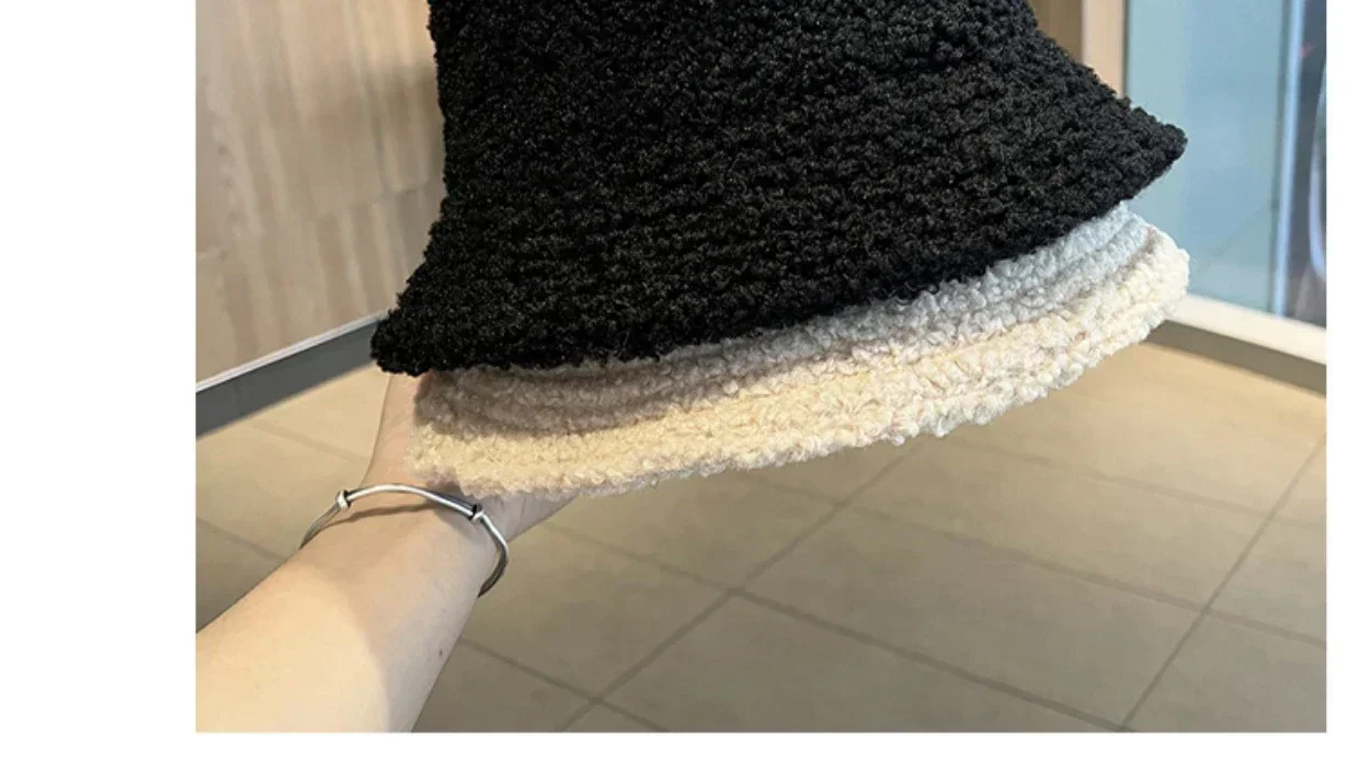 Fashion Letter Embroidered Women\'s Warm Lambswool Bucket Hat