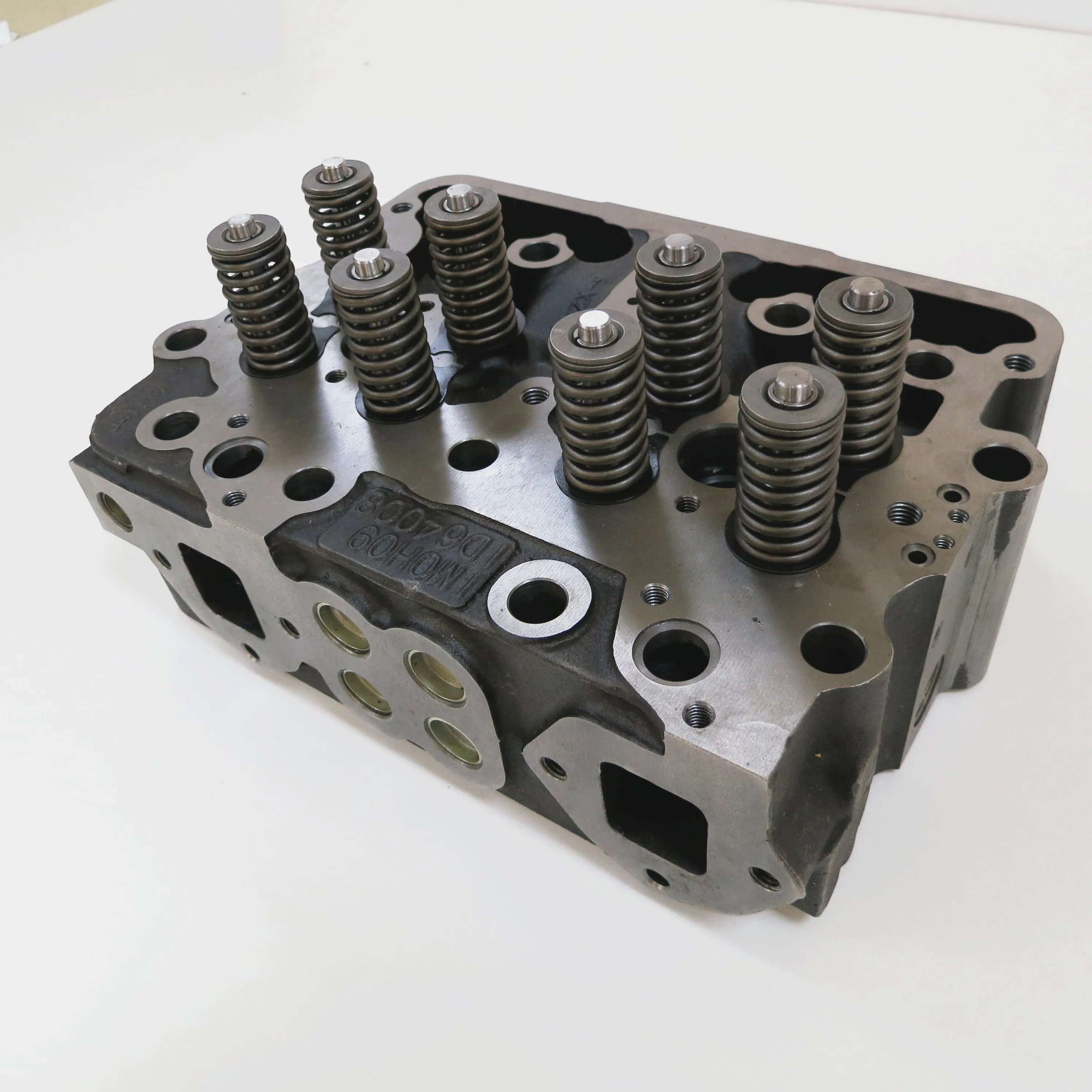 Hot Sale Nt855  Engine Parts Cylinder Heads 4915442 Head Cylinder With Valves