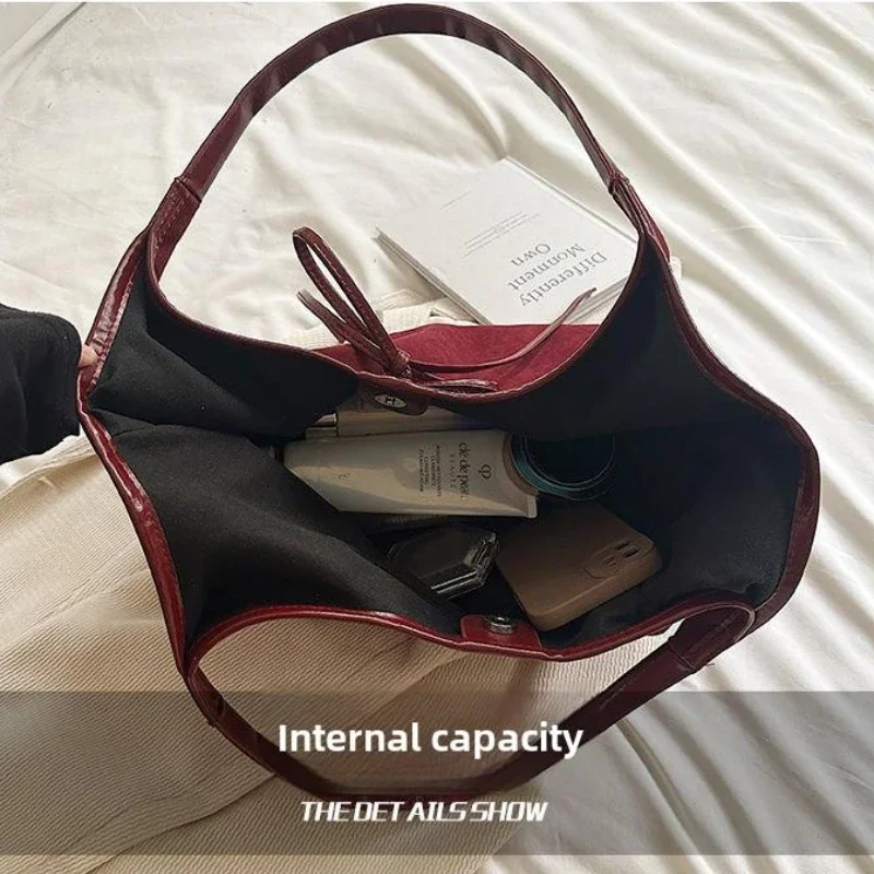 2024 Fashion Bow Retro Versatile Women'S Shoulder Bag Large Capacity Commuter Niche Simple Trend Handbag