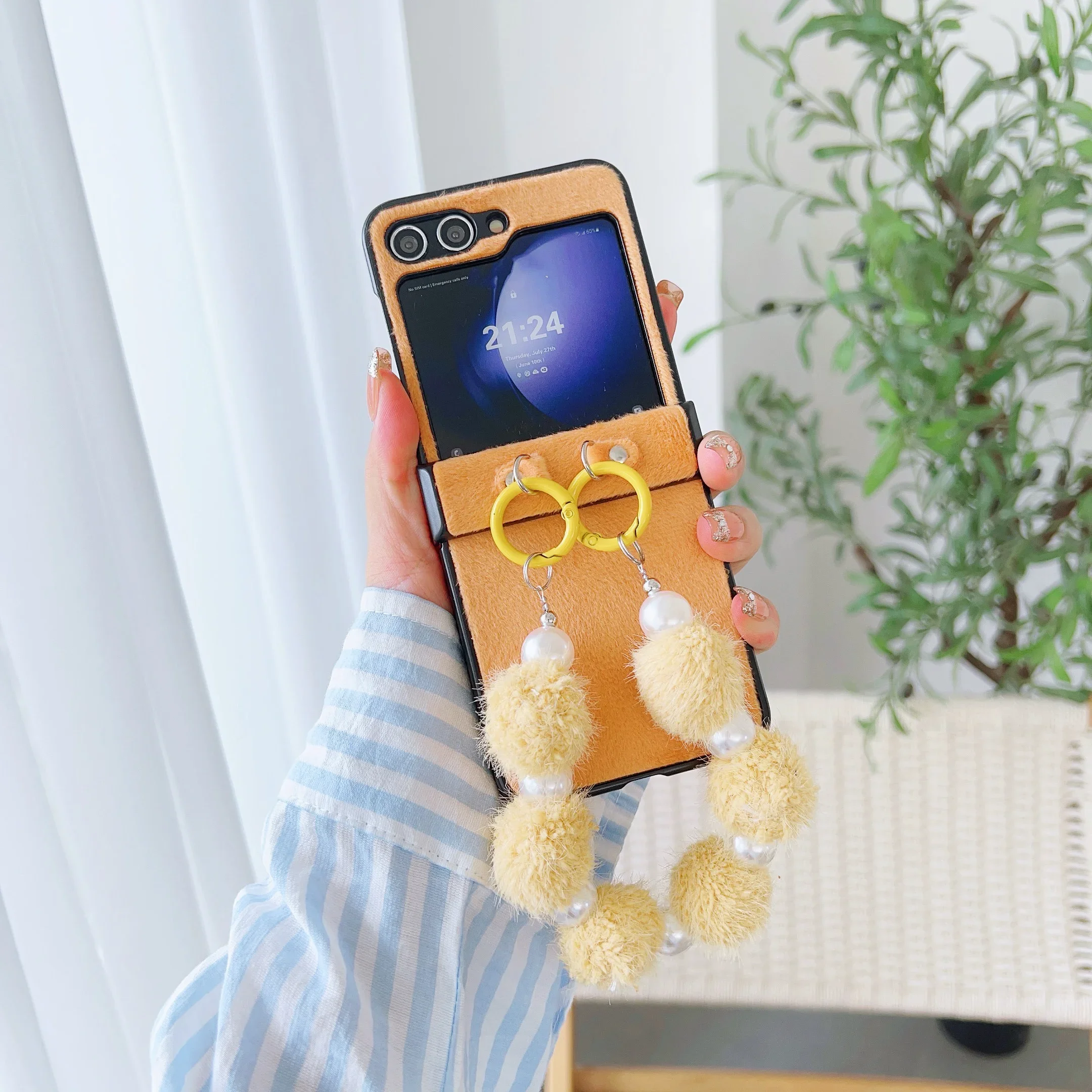 Bonito bobbles pérola couro do plutônio pulseira caso de telefone para samsung galaxy z flip 6 5 4 3 5g dobradiça proteção à prova de choque capa