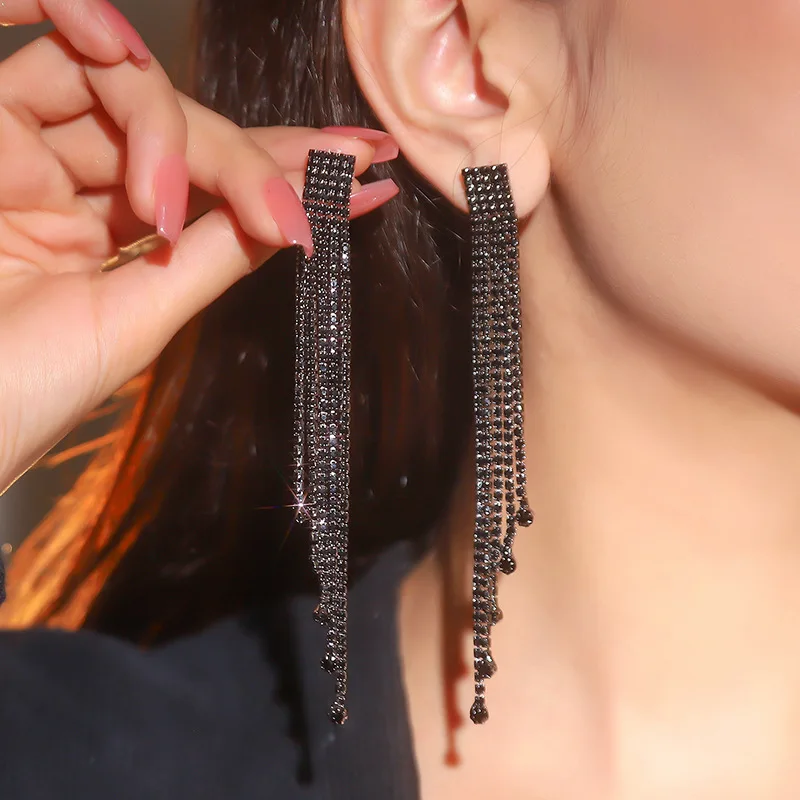 

Full Diamond Black Long Fringe Earrings Rhinestone Earrings Fashion Diamond Earrings Eardrops Manufacturer