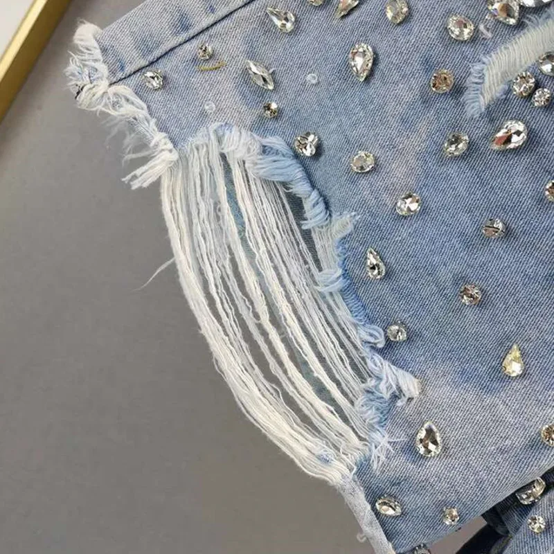 ANJY Sommer Neue Frauen Streetwear Flut Trendy Zerrissene Jeans Vintage Distressed Heavy Craft Diamanten Grat Luxus Denim Shorts A7695