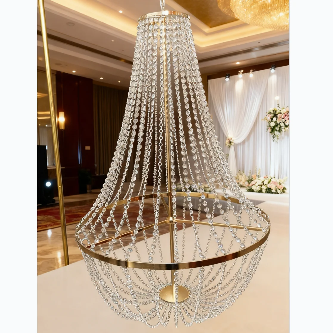 

6-10pcs）Modern wireless battery LED Light Acrylic bead not Crystal Chandelier for wedding backdrop Wedding Decoration
