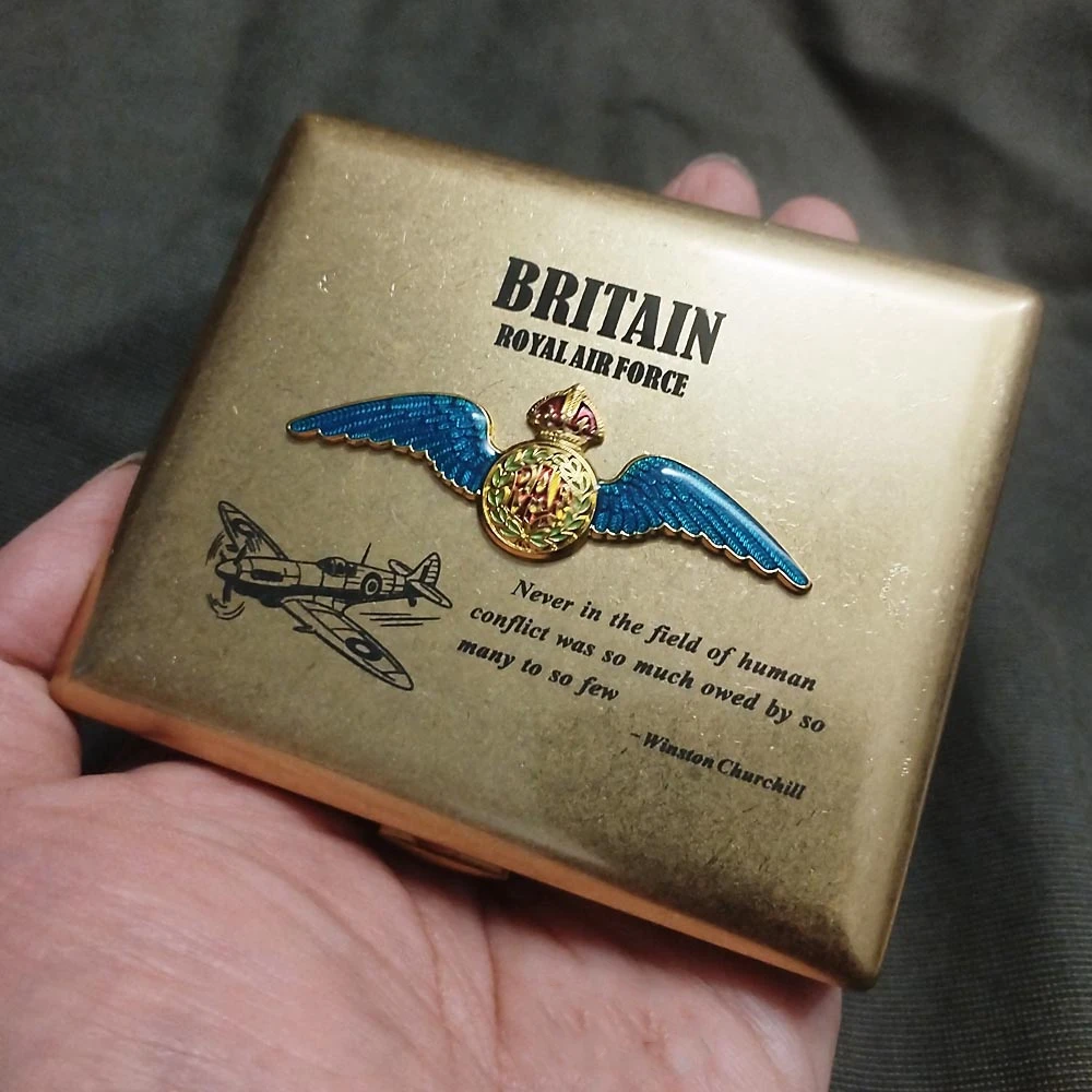 

RAF Royal Air Force Pilot Badge Inlay Cigarette Case Copper Pressure-resistant Portable Men's Smoking Tools