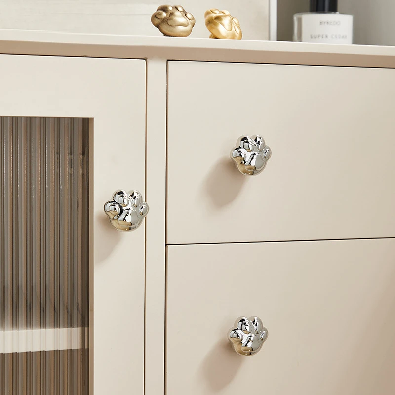 Chrome-plated brass silver cat paw wardrobe door handle modern personalized simple single-hole drawer cabinet wine cabinet small