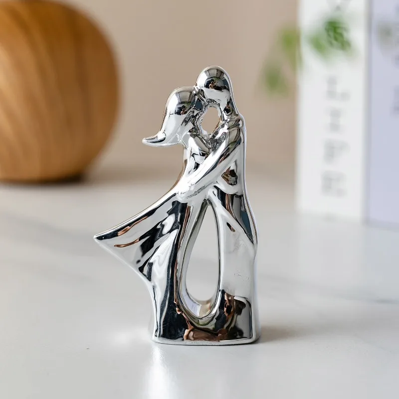 Couple Statues, Electroplated Ceramic Tabletop Decorations, Romantic Embrace Crafts Decorations, Wedding Gifts, Couple Gifts