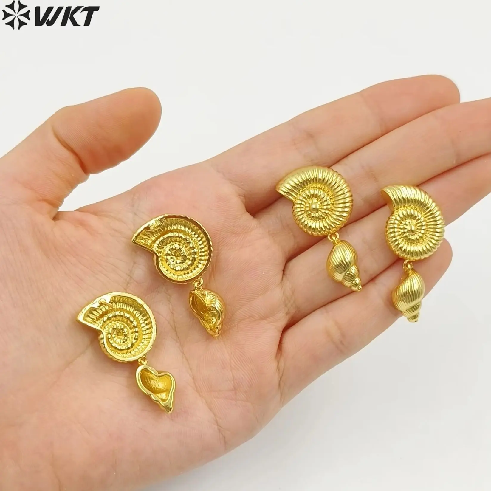 

WT-ME127 уникальные индивидуальные каури в стиле равлика средней длины, желтые латунные серьги для девочек, пляжные декоративные серьги