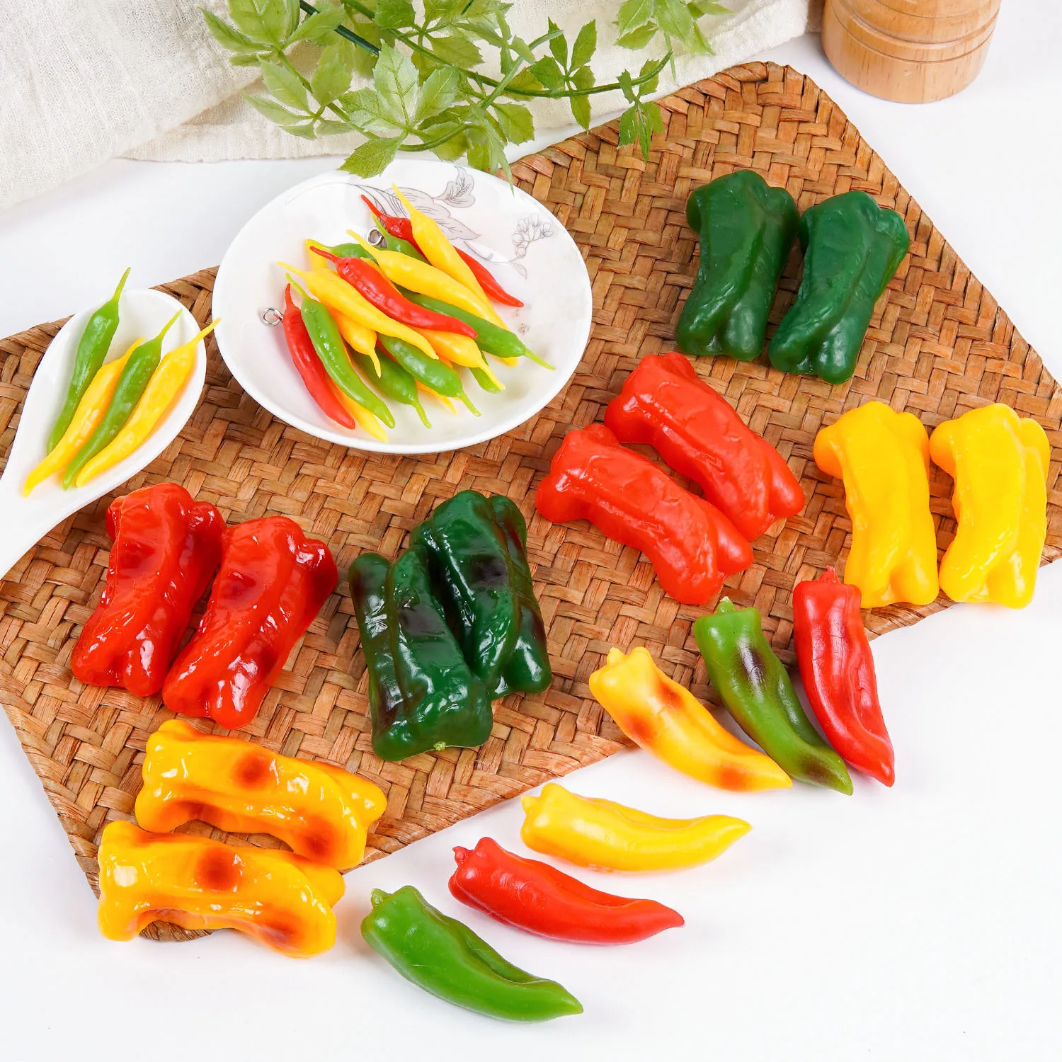 Mini Half Chili Pepper Model Roasted Chili Green Pepper Artificial Vegetable Keychain Pendant Desktop Decoration Ornament Decor