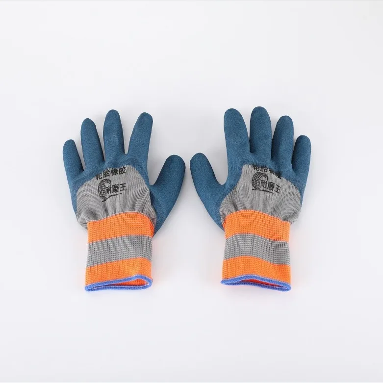 ارتداء قفازات مقاومة وسميكة للتعامل مع مواقع البناء، واللاتكس المضاد للانزلاق، والإطارات القابلة للتنفس، والقفازات المطاطية