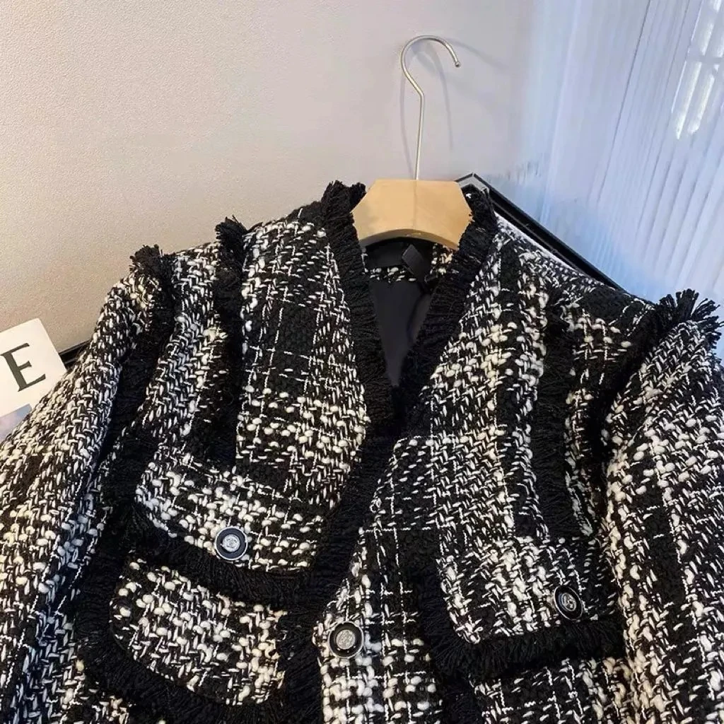 سترة نسائية قصيرة منقوشة جديدة لربيع وخريف 2025 معطف أنيق صغير معطر بتصميم نسائي ملابس خارجية كلاسيكية