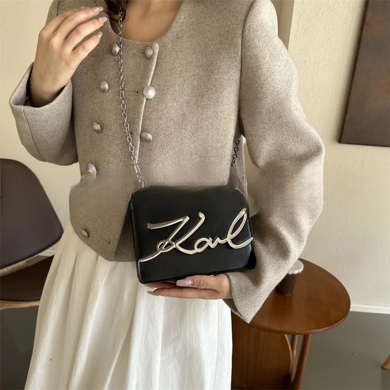 

‌2025 Vintage Square Bag - Women's Retro Personalized Shoulder Purse | Custom Initials + Adjustable Crossbody Strap‌