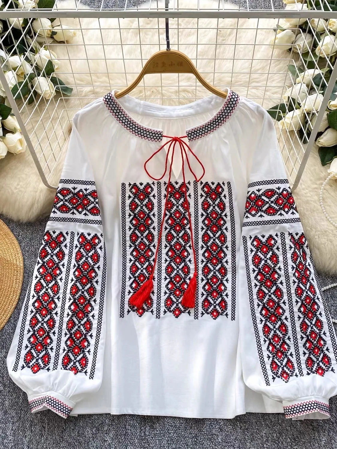 Retro Ethnic Style Heavy Embroidery Women's Shirt Loose Lantern Sleeve Top White Slimming Upper Apparel LE77