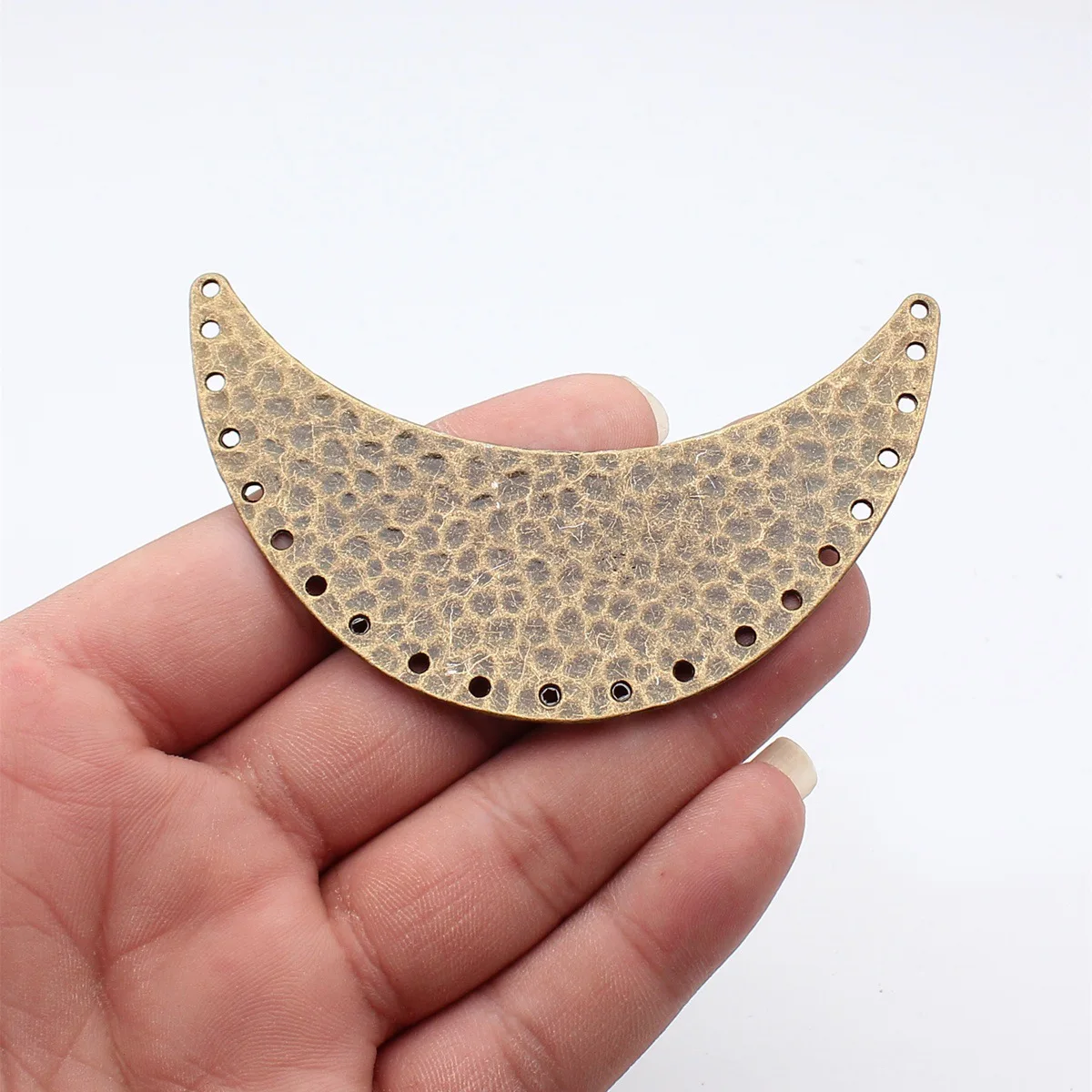 2pcs 93x34mm(3.66x1.34inch) Antique Bronze Color Crescent-Shaped Hammered Necklace Connector DIY Hand Crafts Accessories