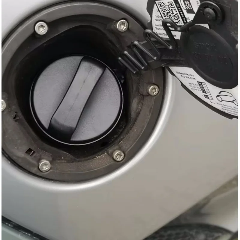 1580852 7S619030CB Diesel Fuel Tank Filler Cap For Ford Fiesta MK5 2001 2002 2003 2004 2005 2006 2007 2008 Car Accessories - view 4