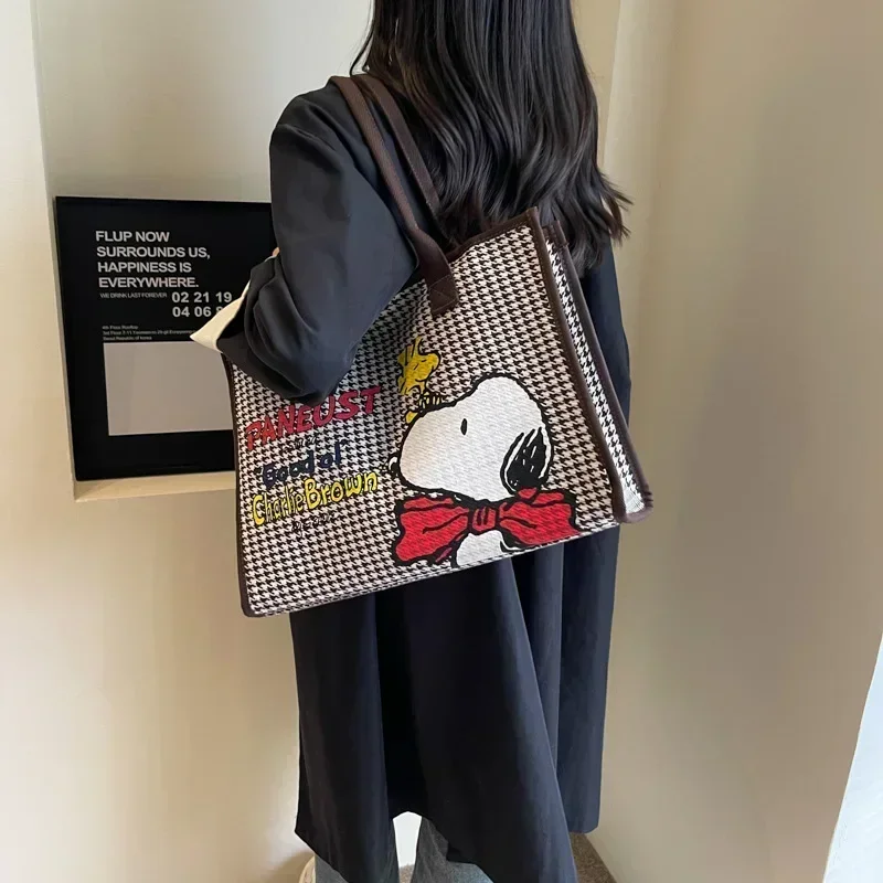 

Snoopy 2023 New Large Capacity shoulder bag Outbound handbag Mom Bag Mommy Bag Fashion Tote Bag shopping bag 30x39x18cm