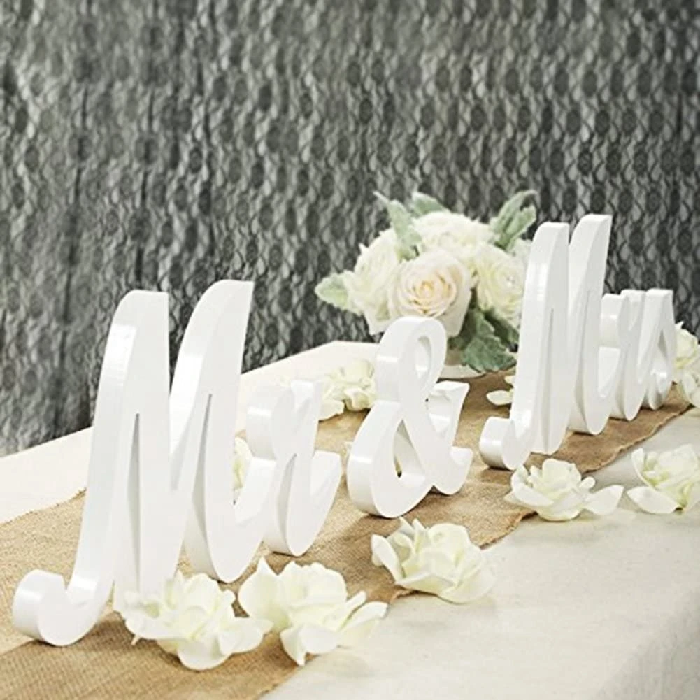 J1UL1N 3Pcs Wooden MR & MRS Wedding Signs Wooden Wedding Table Numbers Letters Decoration Valentine's Day Party Letter