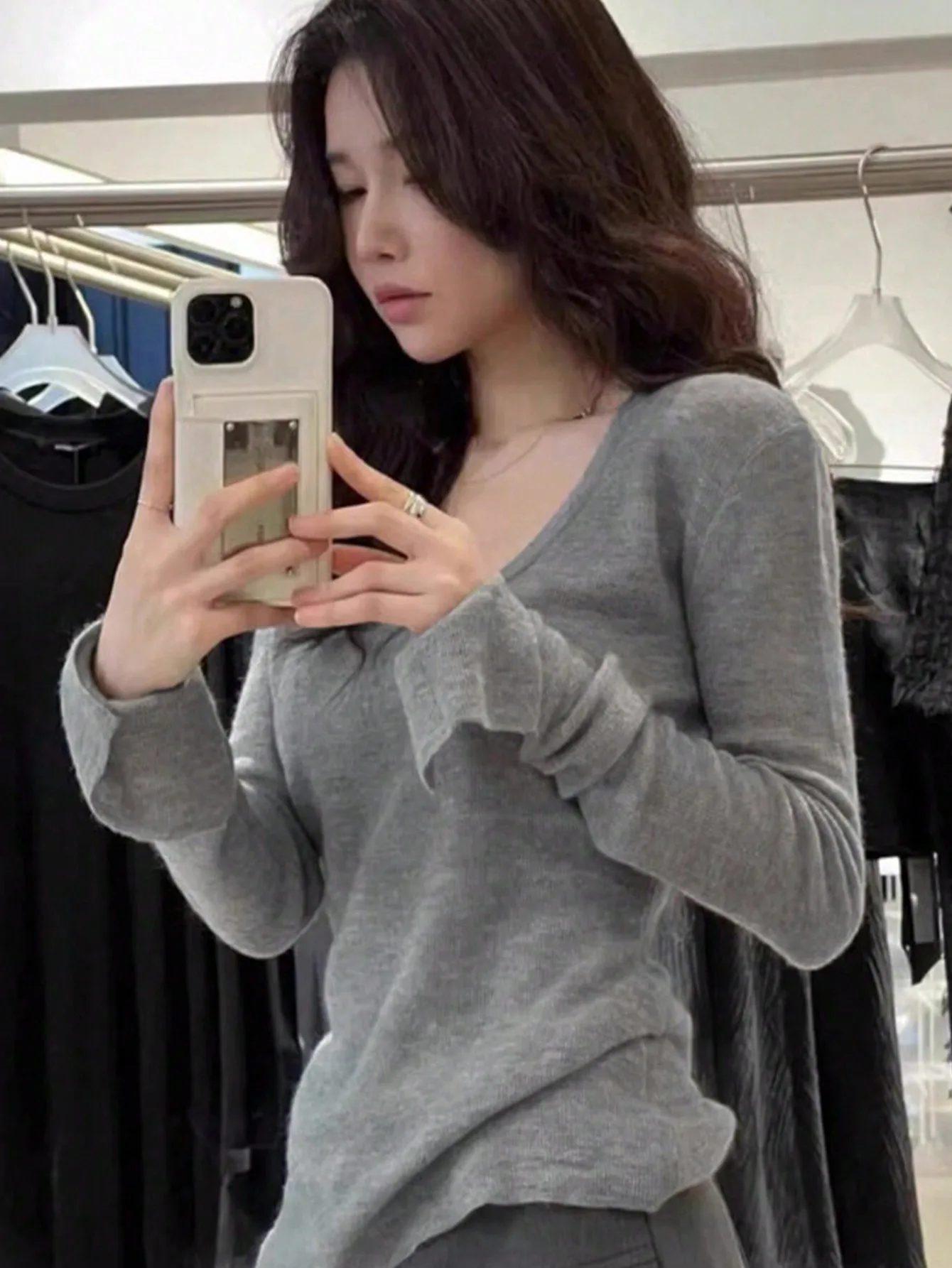 Korean Gray U-Neck Long-Sleeved T-Shirt Bottoming Shirt for Women New Autum High-Bottom Niche Unique Chic Top한옷