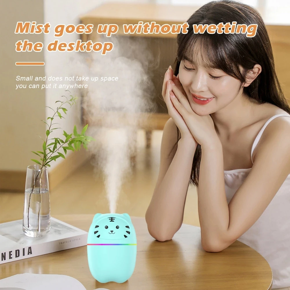 220ML Mini Car Air Humidifier USB Powered Aroma Diffuser Desktop Humidifier Mister Low Noise with LED Light for Car Home Office