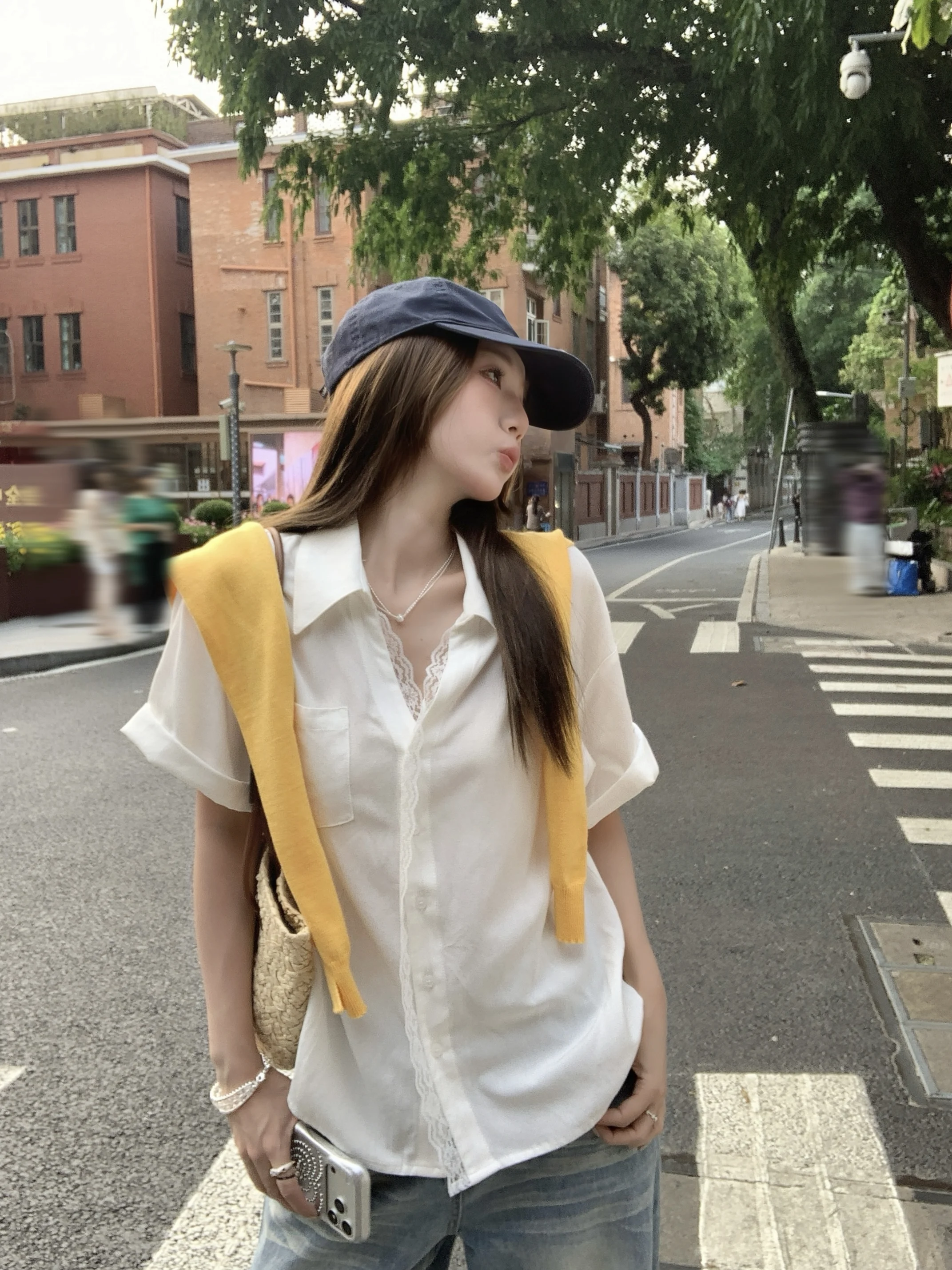 

Kumikumi Lace Patchwork Short Sleeve Casual Shirt Women's Loose Slimming Top Summer White Floral Print V-Neck Button-Up