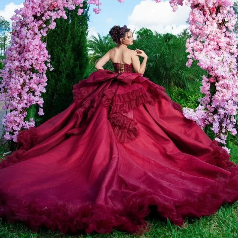 Рисунок 3 - Блестящее винно-красное платье Quinceanera