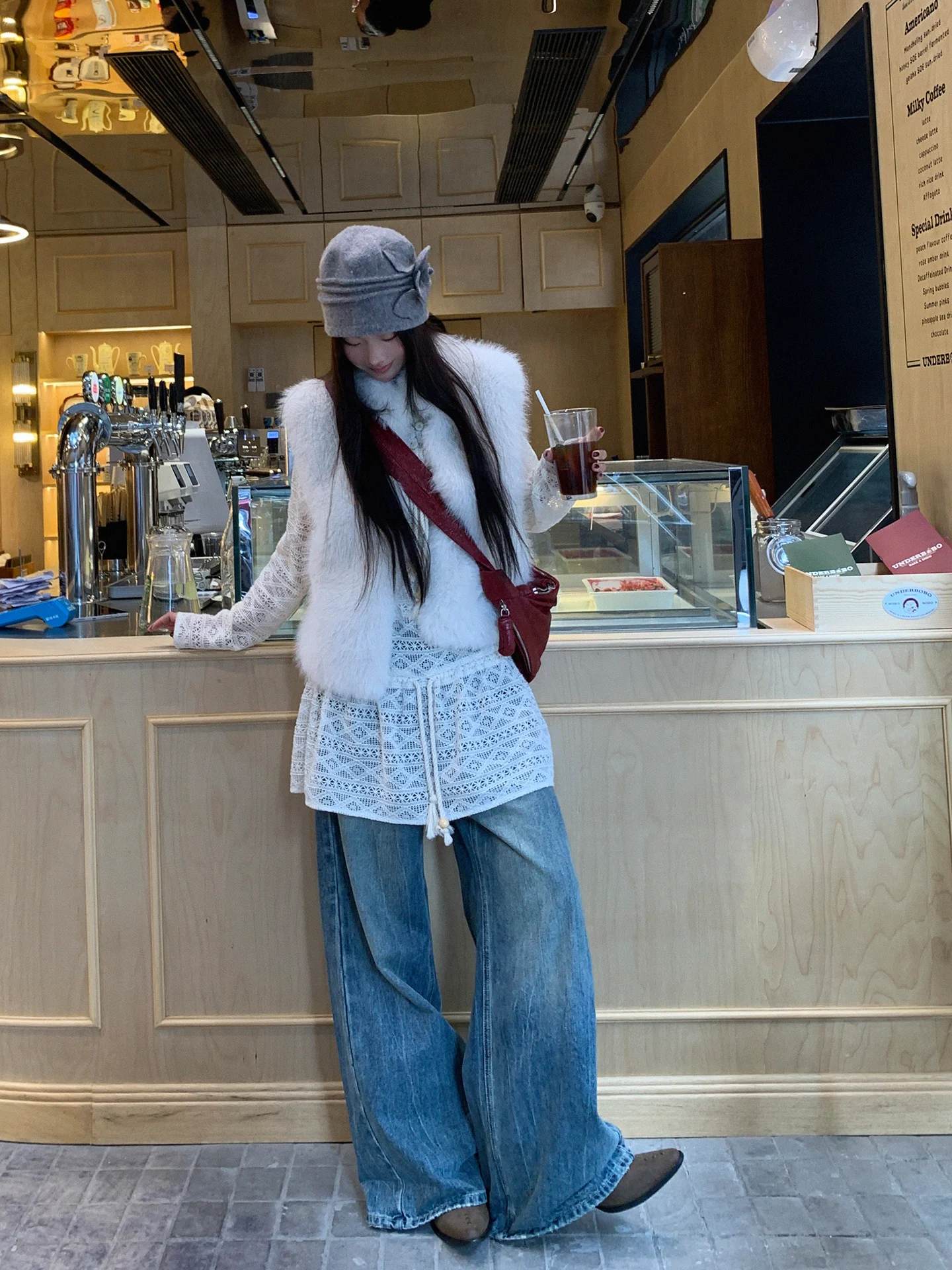 

Sli Red Celebri Vest 2025 Новый осенне-зимний модный уникальный красивый многослойный жилет Thiened из полиэфирного волокна Pure C...