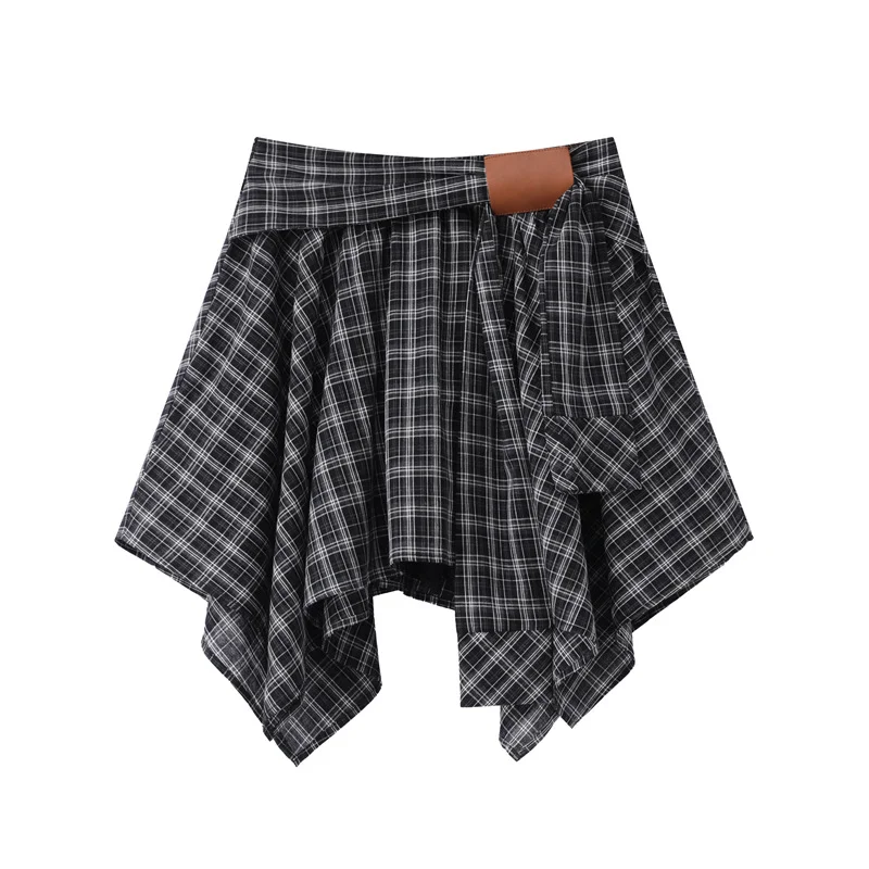 

Black & White Plaid Mini Skirt – Trendy British College Style with Irregular Hem