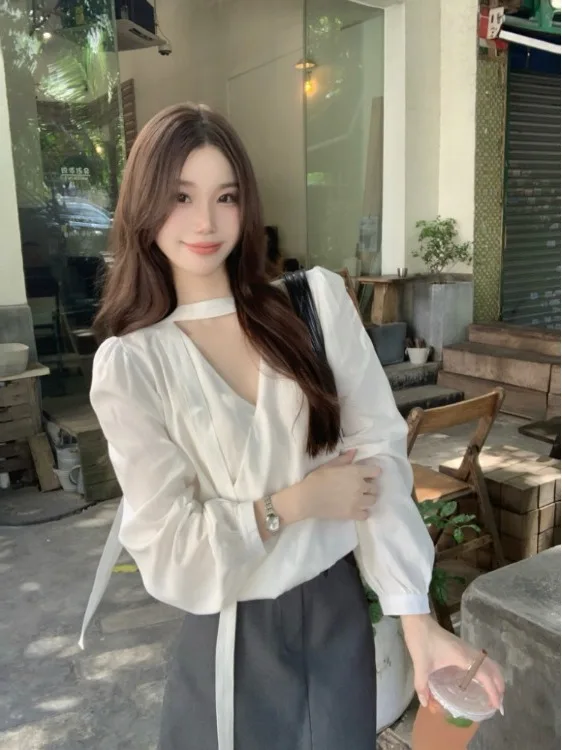 

French Style V-Neck Long Sleeve Women's Shirt Pure Desire Knot Design Inner Wear Base Shirt Casual Loose Fit Ruffle Hem