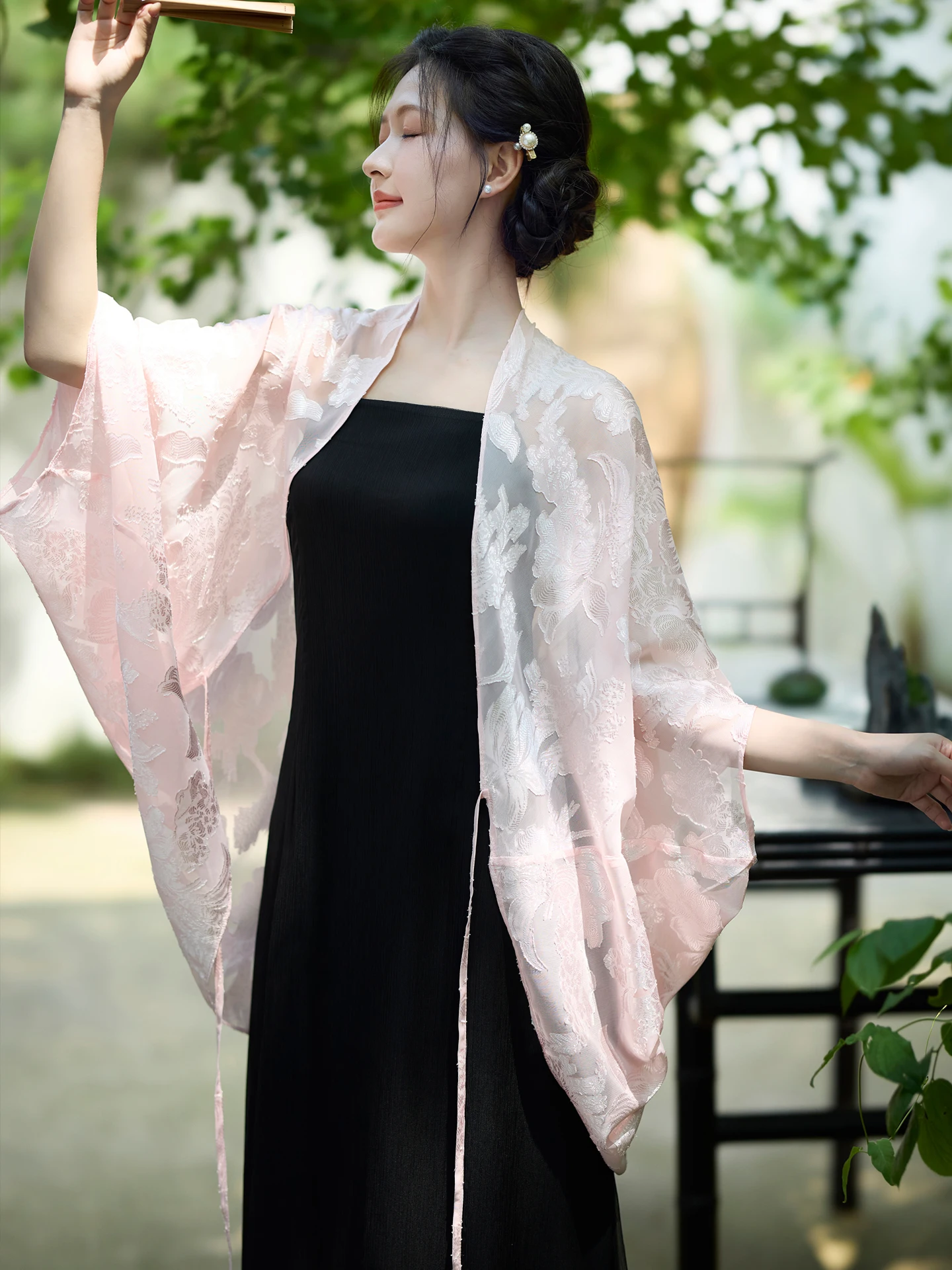 

Летний новый китайский кардиган-ципао Xihe: свободный крой, рукава «летучая мышь», открытый фасон, для создания расслабленного образа, из полиэстера, женское пальто