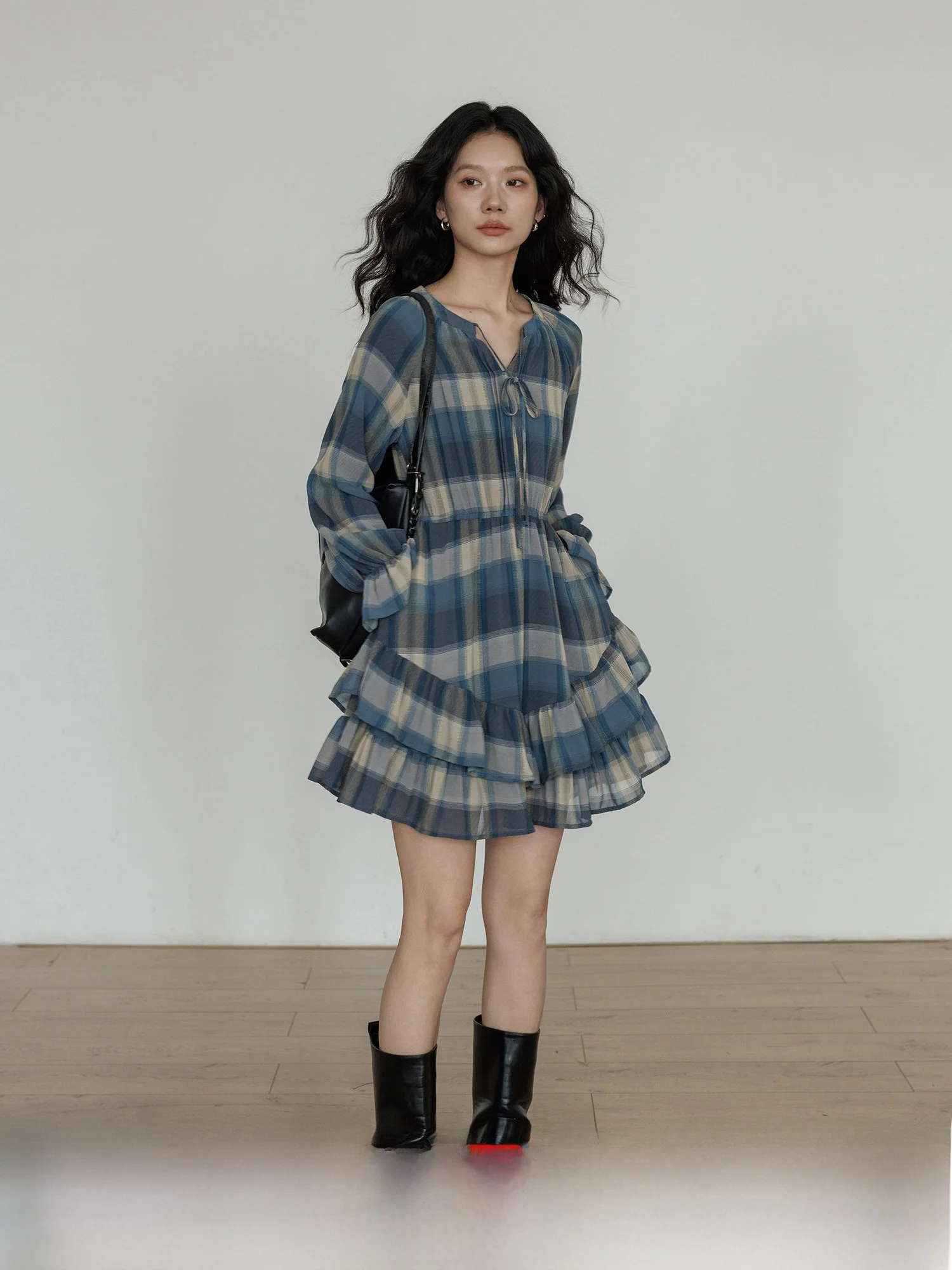 

Новая женская модная весенняя повседневная блузка А-силуэта с круглым вырезом, нежным узором, длинным рукавом, из полиэстера, для города и офиса