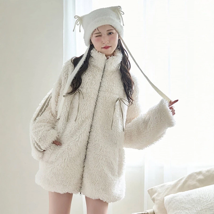 جديد لخريف وشتاء 2025 سترات نسائية دافئة من القطيفة سترات نسائية على الطراز الياباني معاطف سوداء أساسية من الفرو الصناعي اليومي