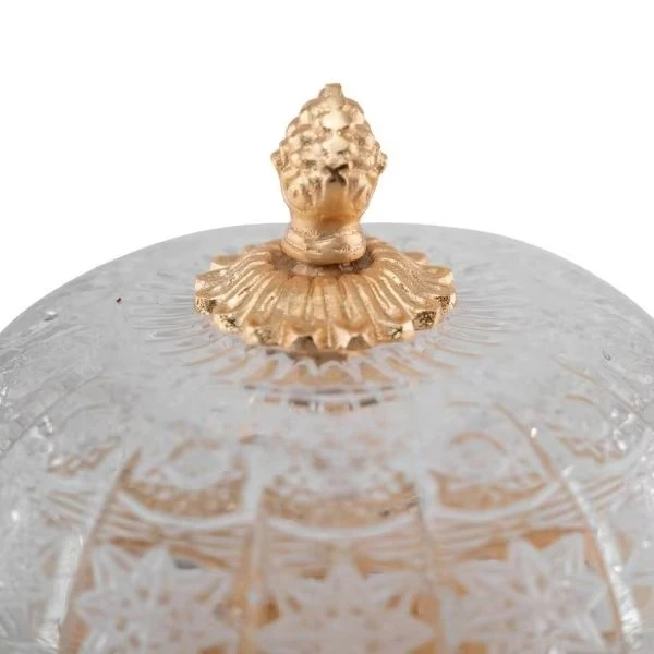 مبخرة نحاسية ذهبية مع غطاء مزخرف وتصميم قاعدة بقاعدة أنيقة منقوشة بجسم كريستالي