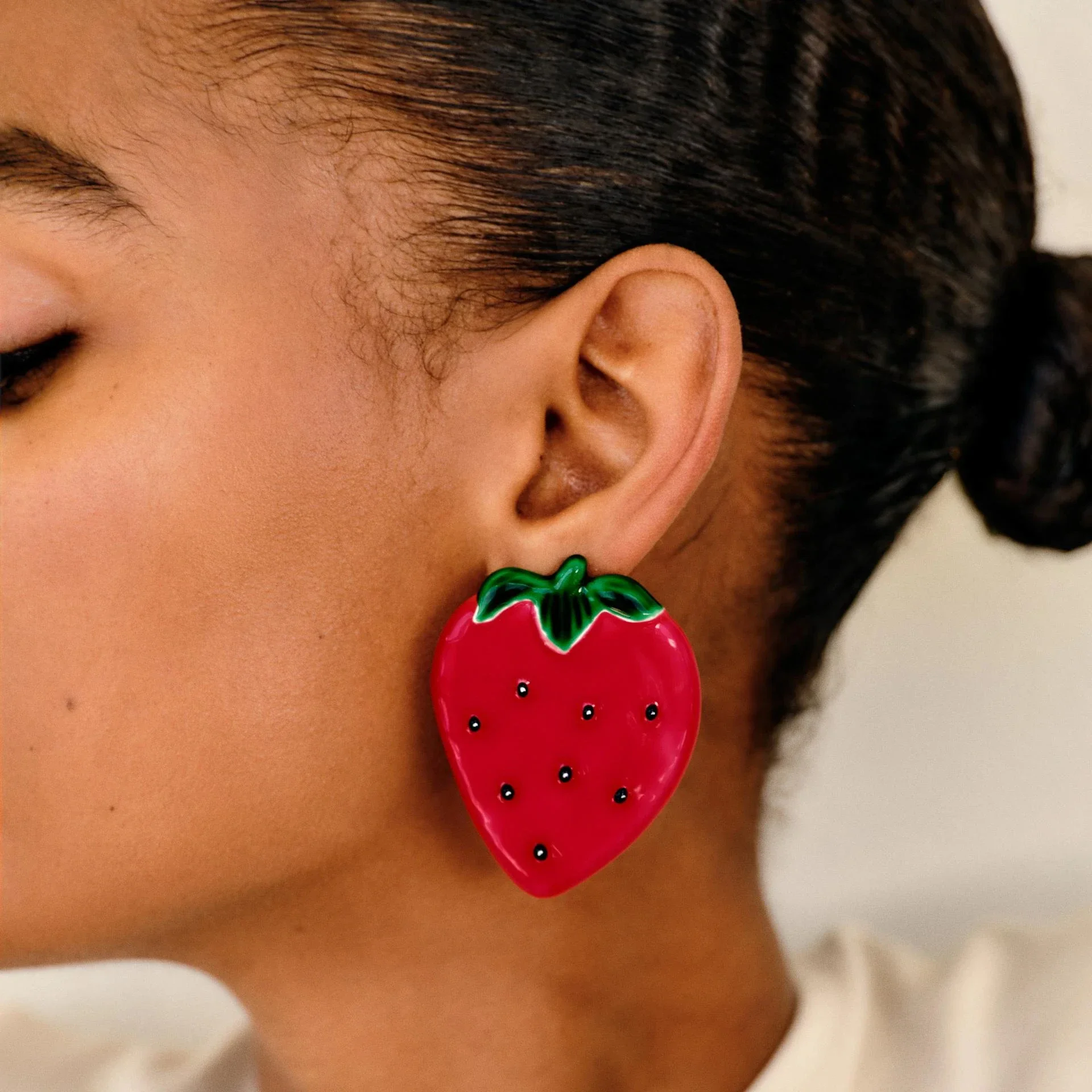 ZAA-pendientes de tuerca de fresa roja para mujer y niña, aretes de aleación de aceite de goteo, esmalte de fruta, joyería de fiesta de vacaciones, regalos de moda