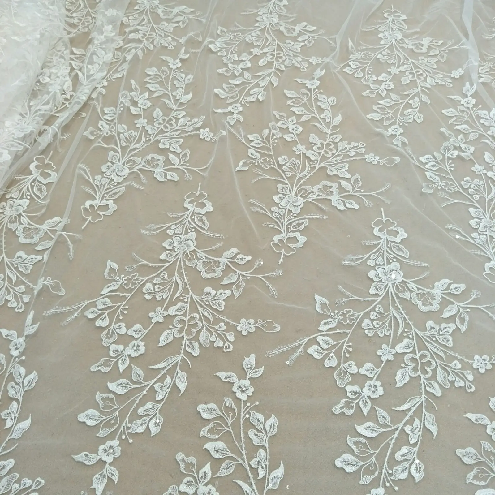 Fashion leafs flower wedding dress lace applique party dress lace fabric 130cm width sell by yard