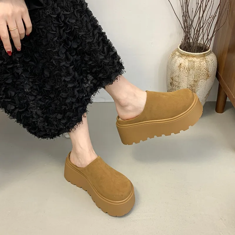 امرأة 2025 الساخن بيع النعال العصرية خمر المرأة متجمد النعال الناعمة سميكة وحيد الارتفاع النعال المخملية