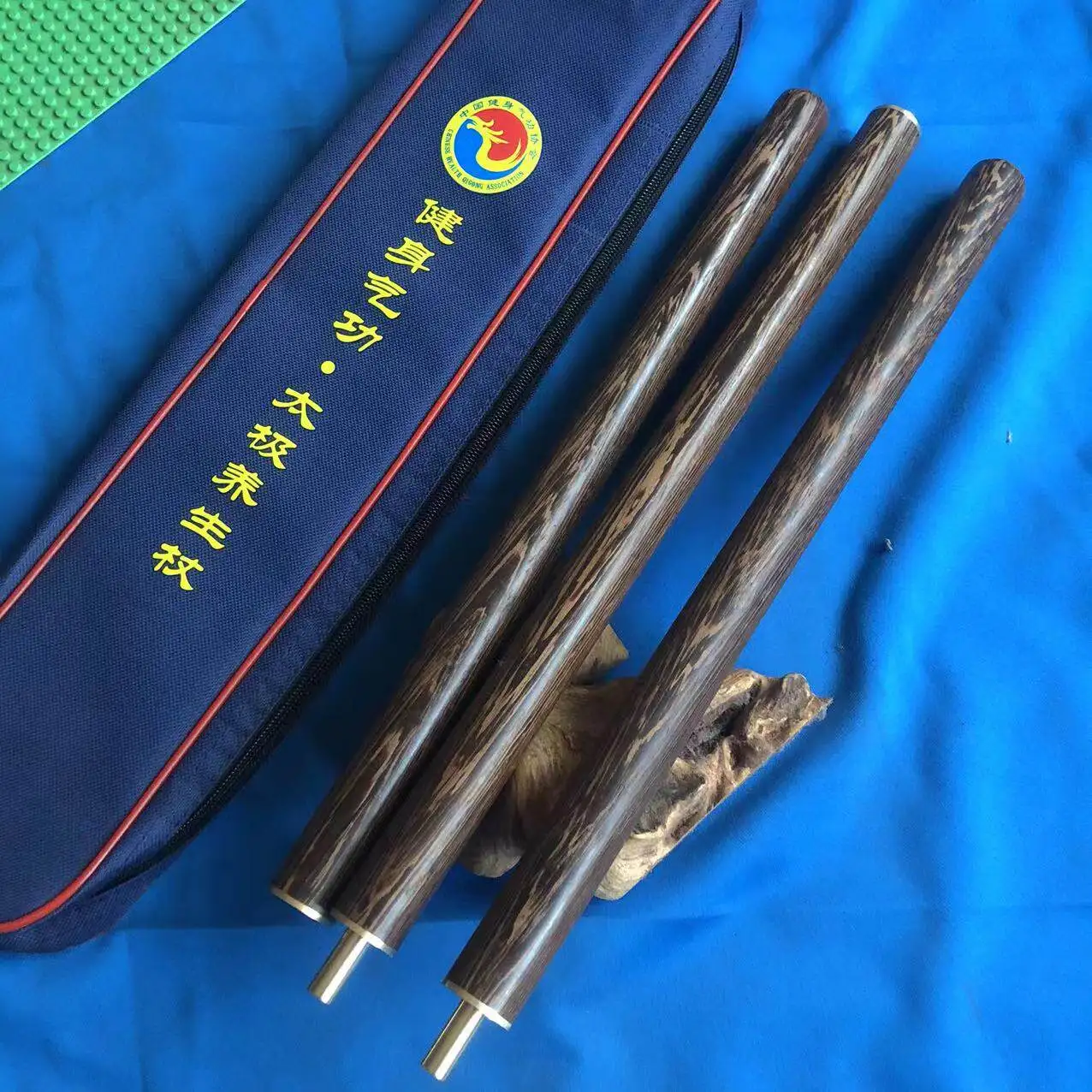 rosewood-tai-chi-stick-foldable-3-in-1-detachable-health-qigong-staff-with-carry-bag-luxury-set