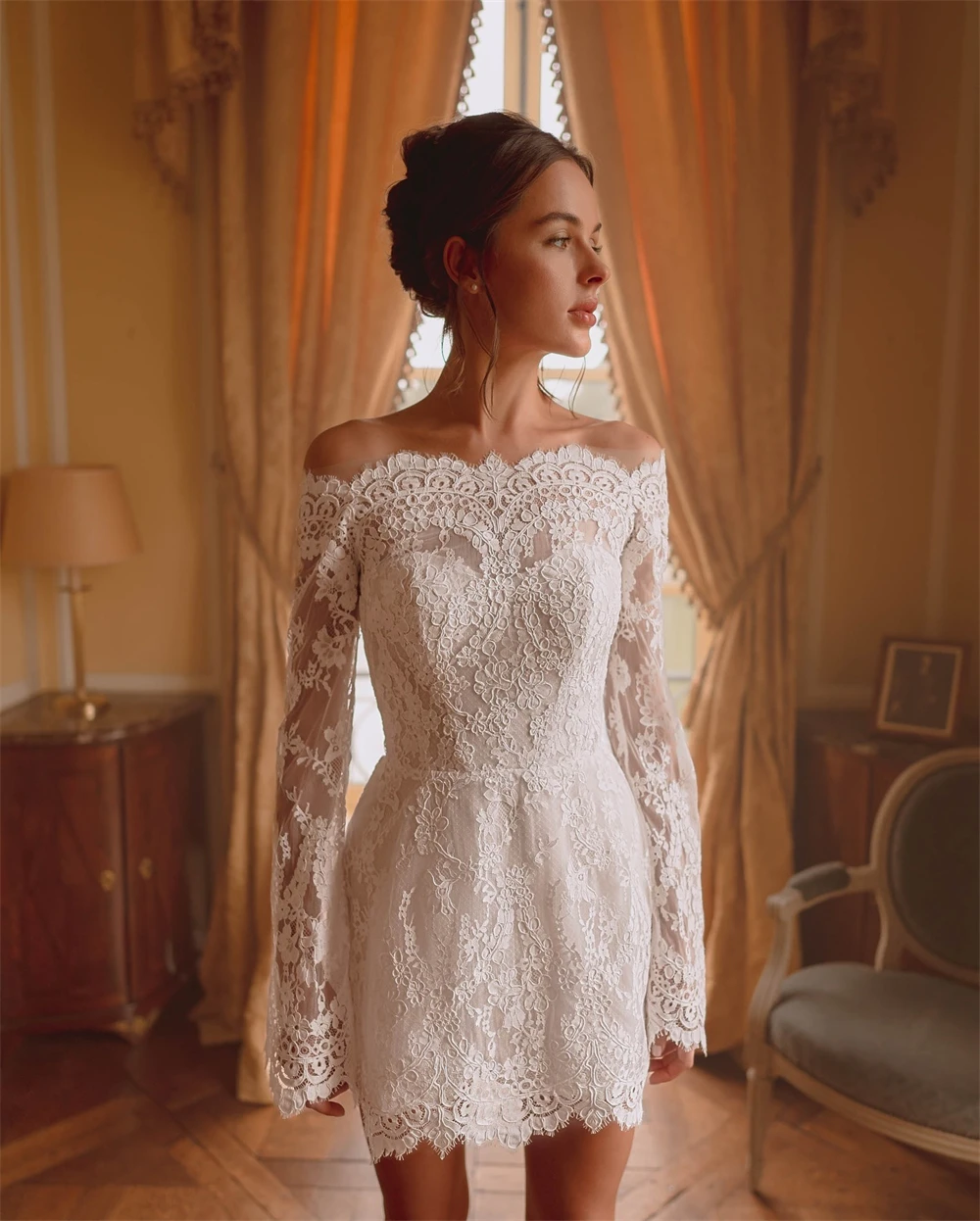 Sansa Maßgeschneiderte weiße Blumenstickerei Illusion Ballkleider Abnehmbarer Schwanz Mini Vestidos De Noche Langarm Formeller Abend