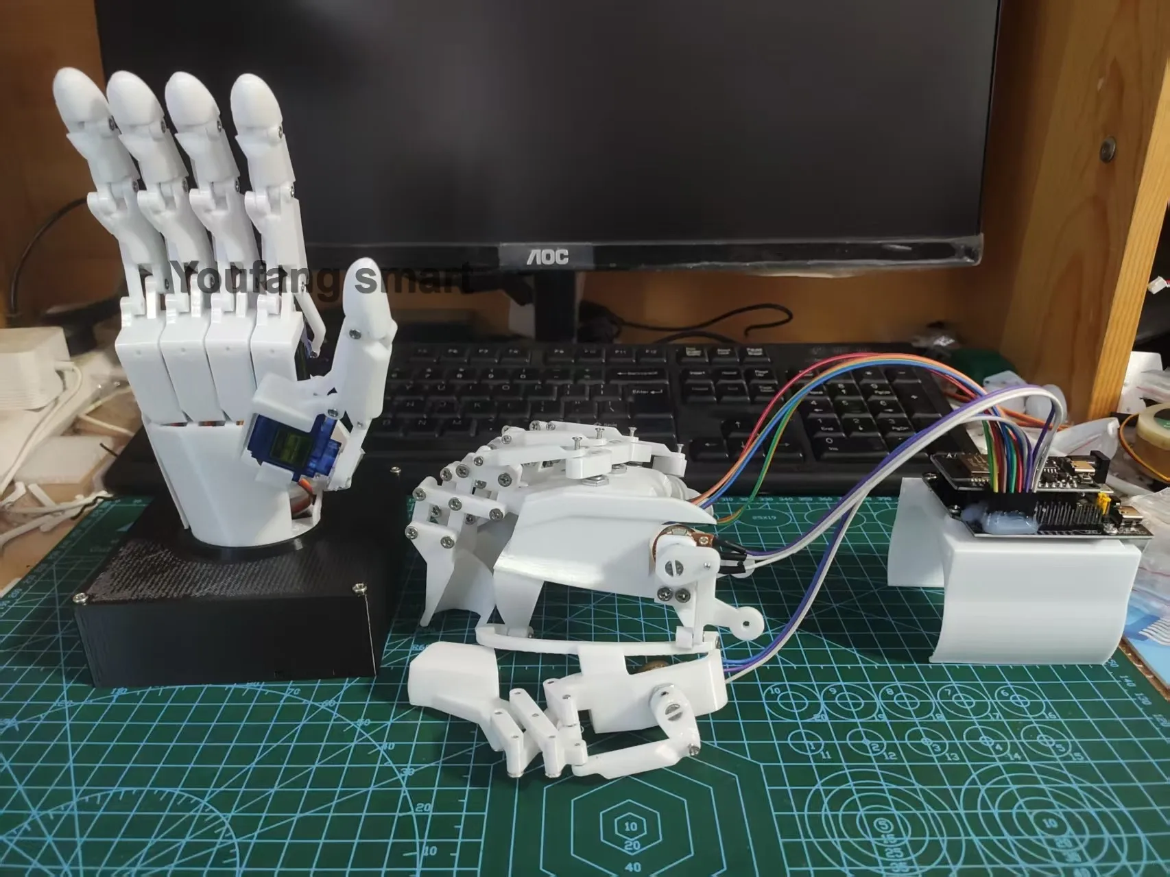 Assembled 6 Dof Bionic Robot Hand  with SG90 Somatosensory Glove 5 Fingers Hand For Arduino ESP32 Open Source Programmable Robot