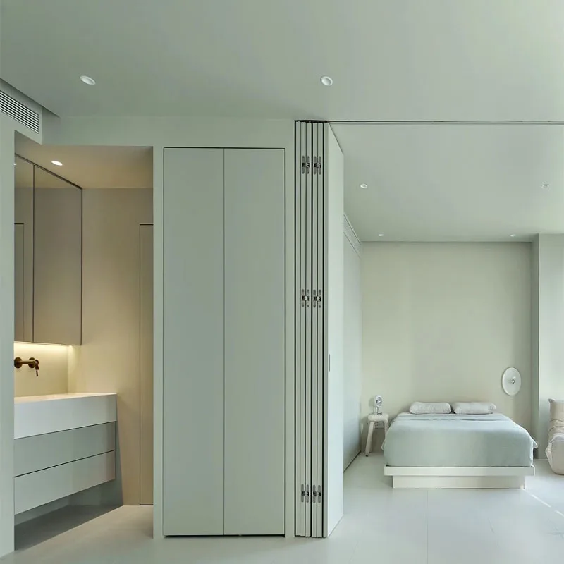 باب غير مرئي بدون إطار داخلي أمريكي، باب غير مرئي قابل للطي، باب من الخشب الصلب قابل للطي، باب مخفي داخل البناء