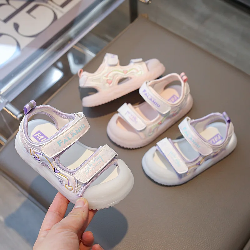 Kids Slippers 2026 Summer Fashion Girls Sandals Versatile Princess Shoes Anti Slip Soft Sole Stylish Kids Beach Footwear