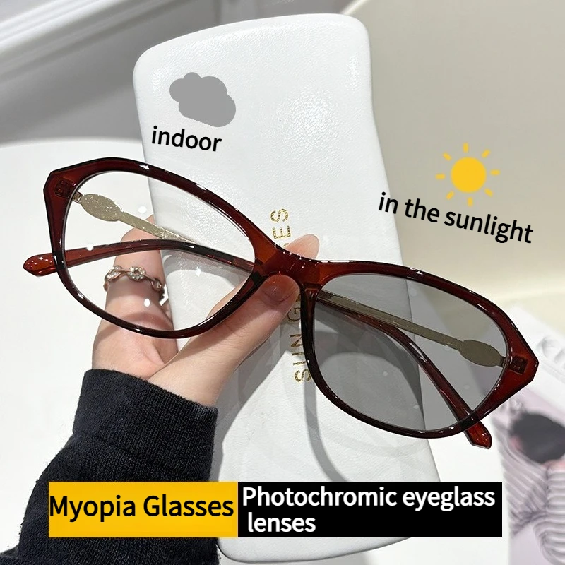 Y2K Photochrome Myopie-Brille, Katzenauge, ovaler Rahmen, Brillengläser, die die Farbe unter Sonnenlicht ändern kann, neutrale Myopie-Brille