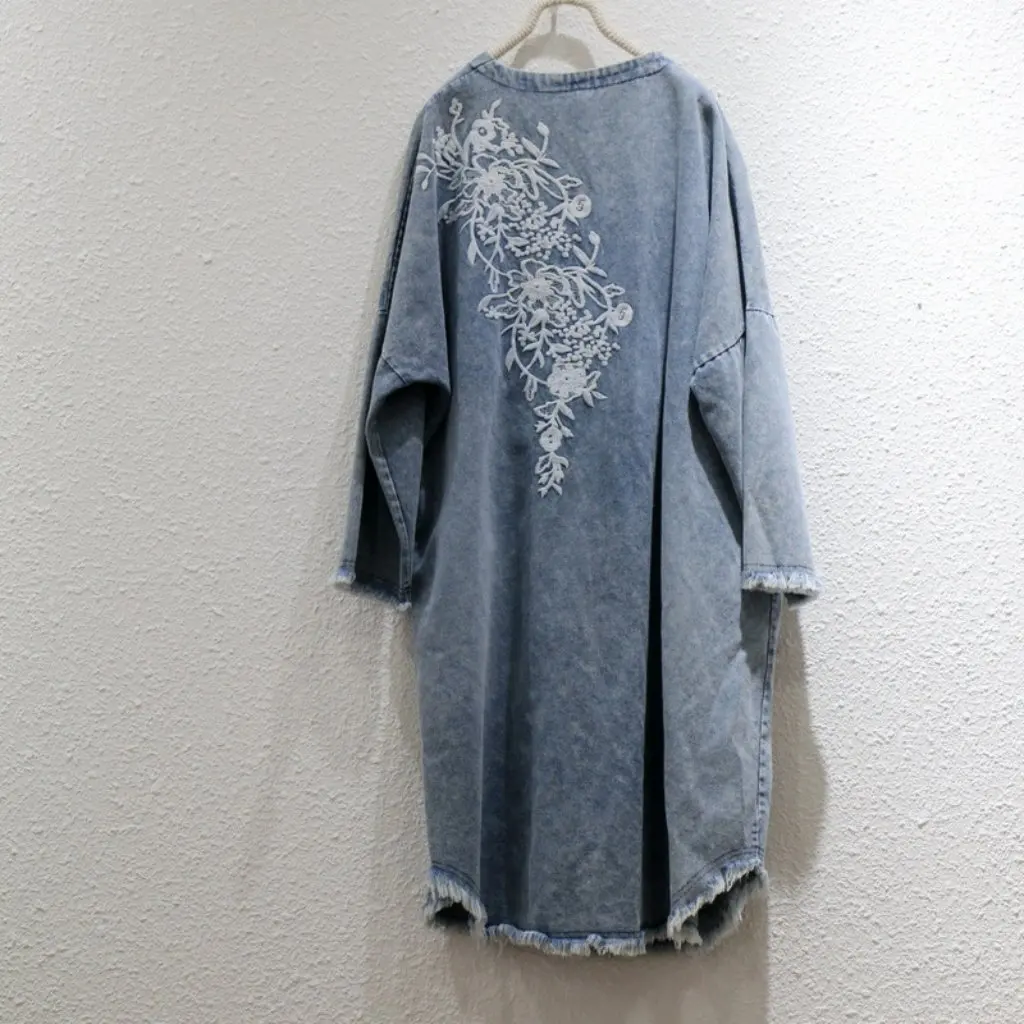 春の新デザイン手刺繍古風中国風旅行カジュアルでハンサムな女性用ボタン付きデニムジャケット