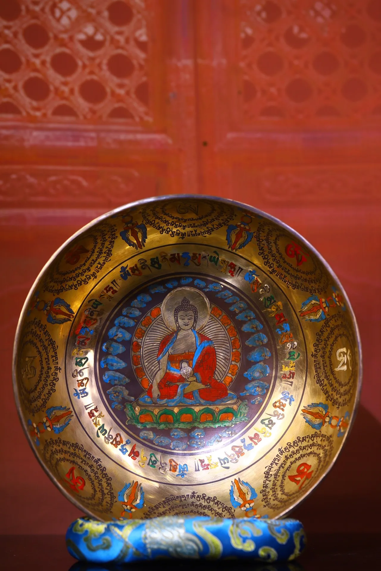 

10"Tibetan Temple Collection Old Bronze Painted Gilded Shakyamuni Buddha Buddhist Music Bowl Turning Bowl Amulet Worship Hall