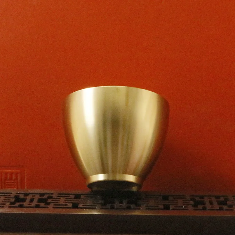 Nuevo estilo de latón, artesanía auspiciosa, decoración de escritorio de oficina, adorno de cobre, oferta de copa de vino