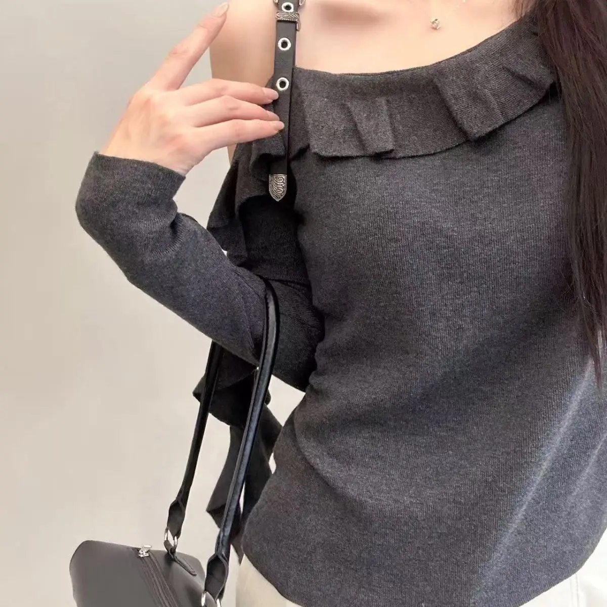 

2025 Autumn New Long Sleeved Skew Collar Slim Fit and Slimming Knitted Sweater for Women's Clothing