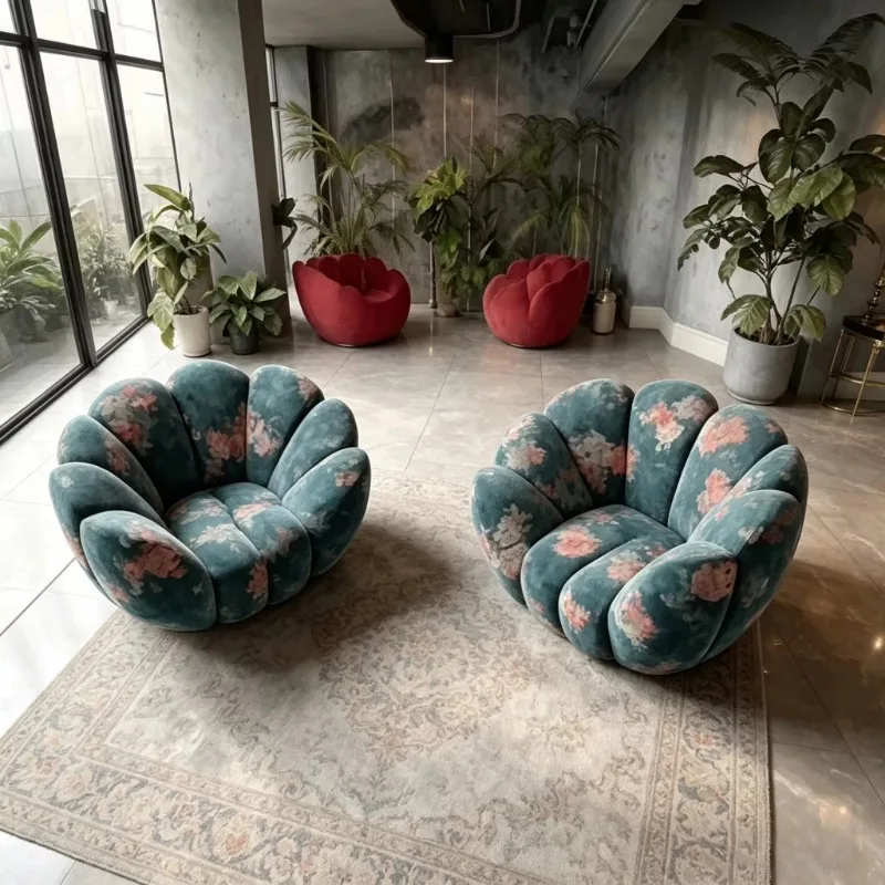 Vintage floral pattern velvet petal armchair, art style single sofa, suitable for bedrooms and apartments